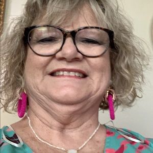 Meet your Posher, Pam